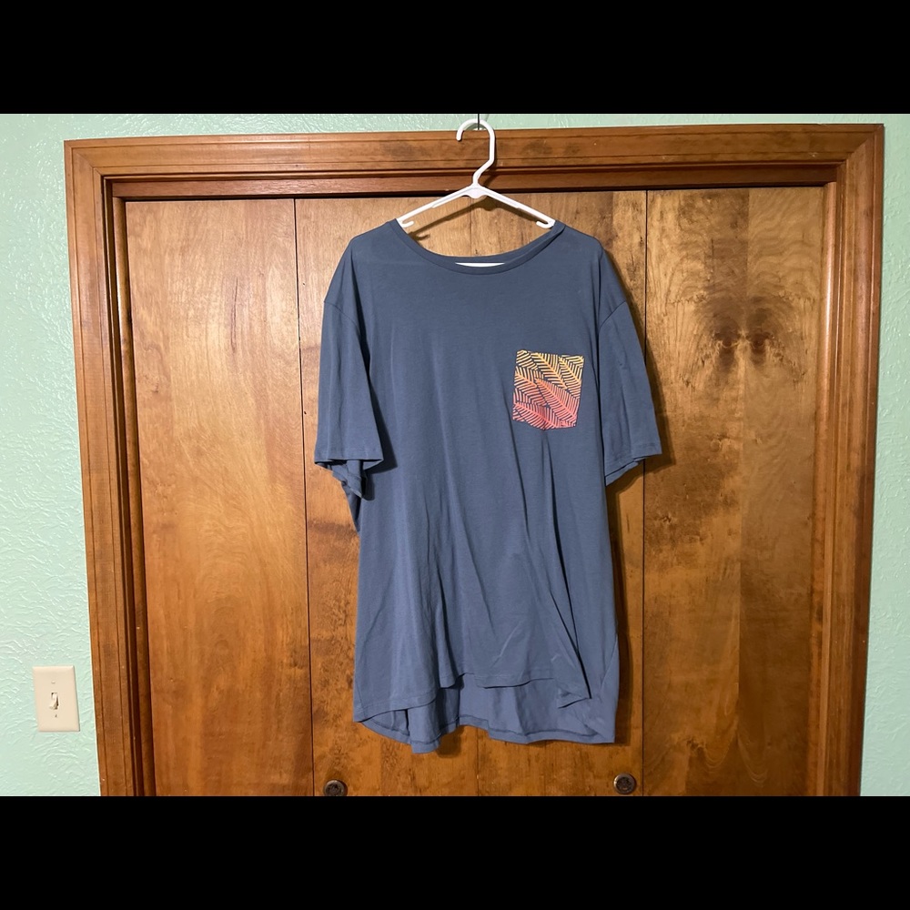 Old Navy T-Shirt